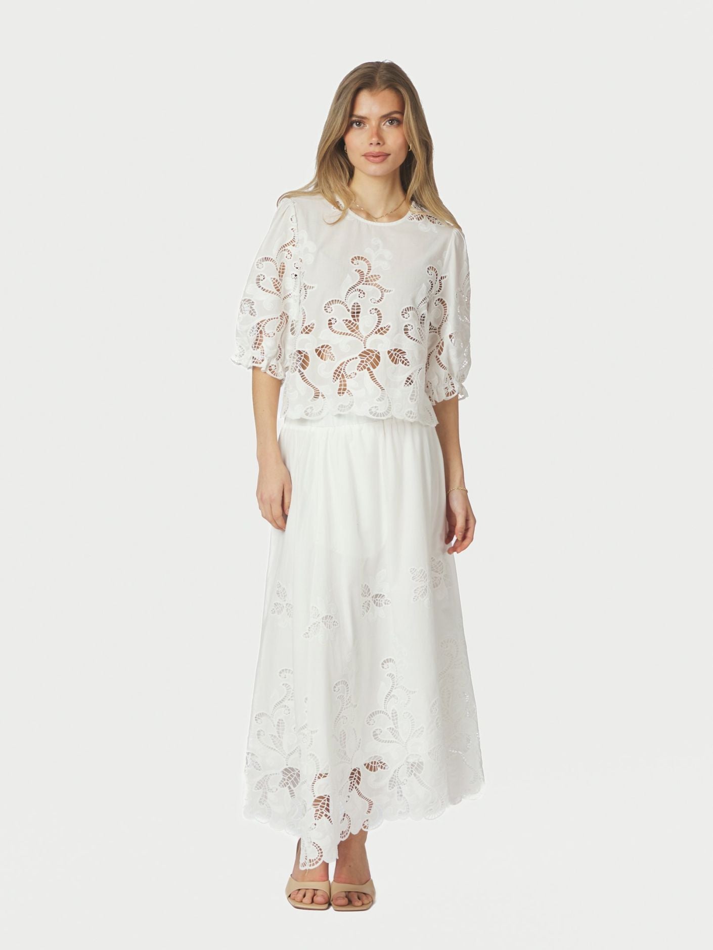 Yara Long Emb Skirt White - White