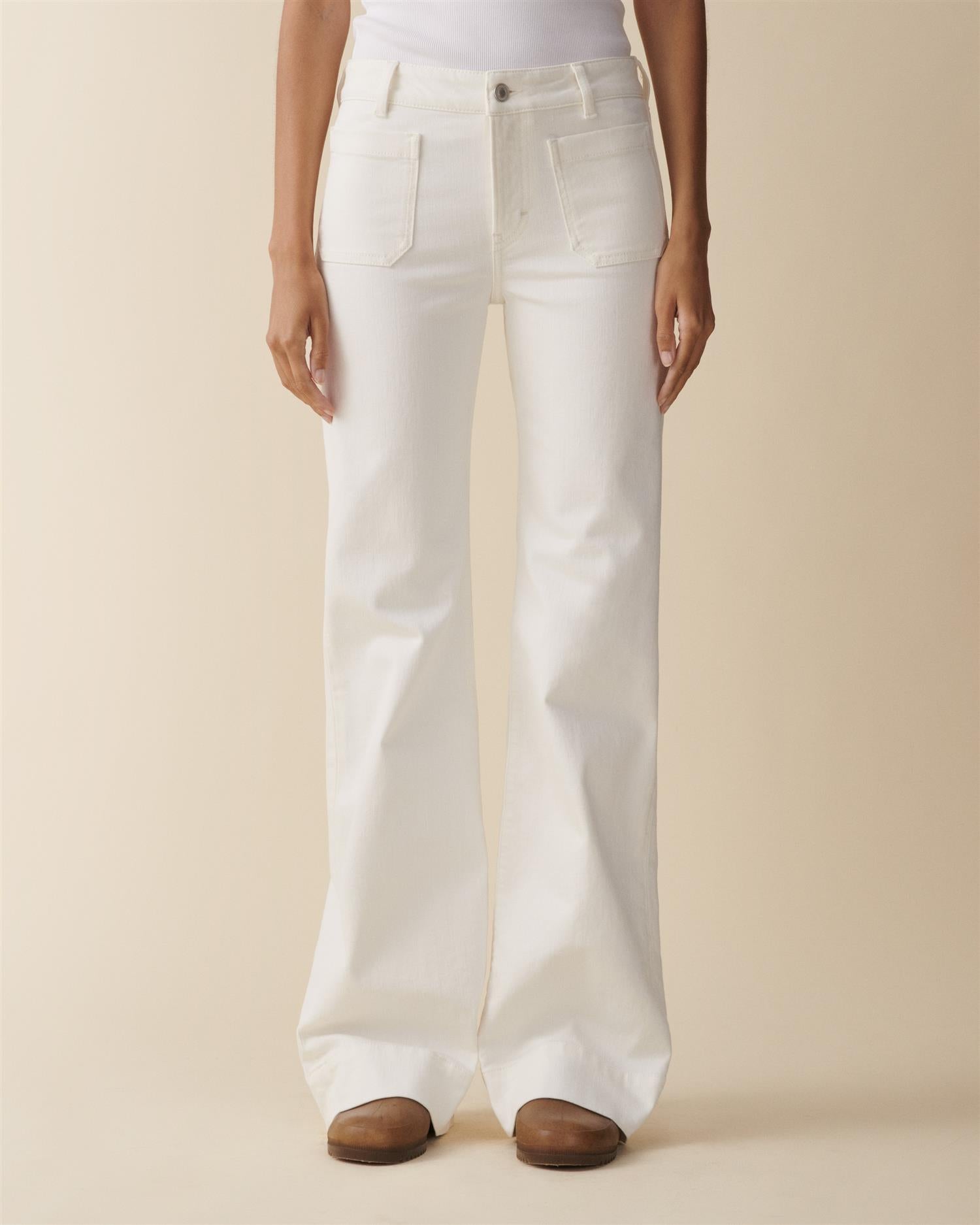 St Monica Low Natural White - Off-White