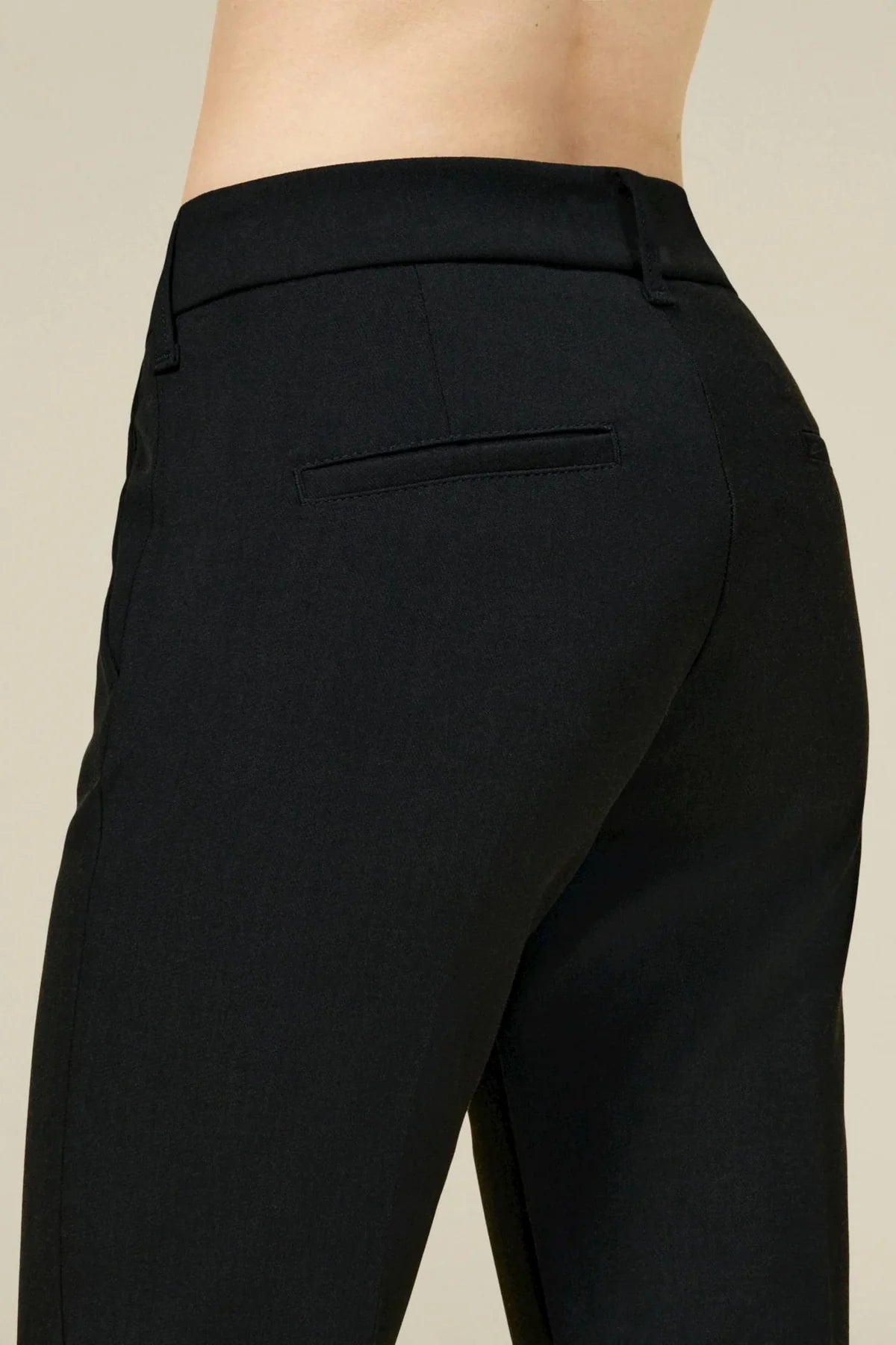 Silvia Suple Roble Wool Black - Black