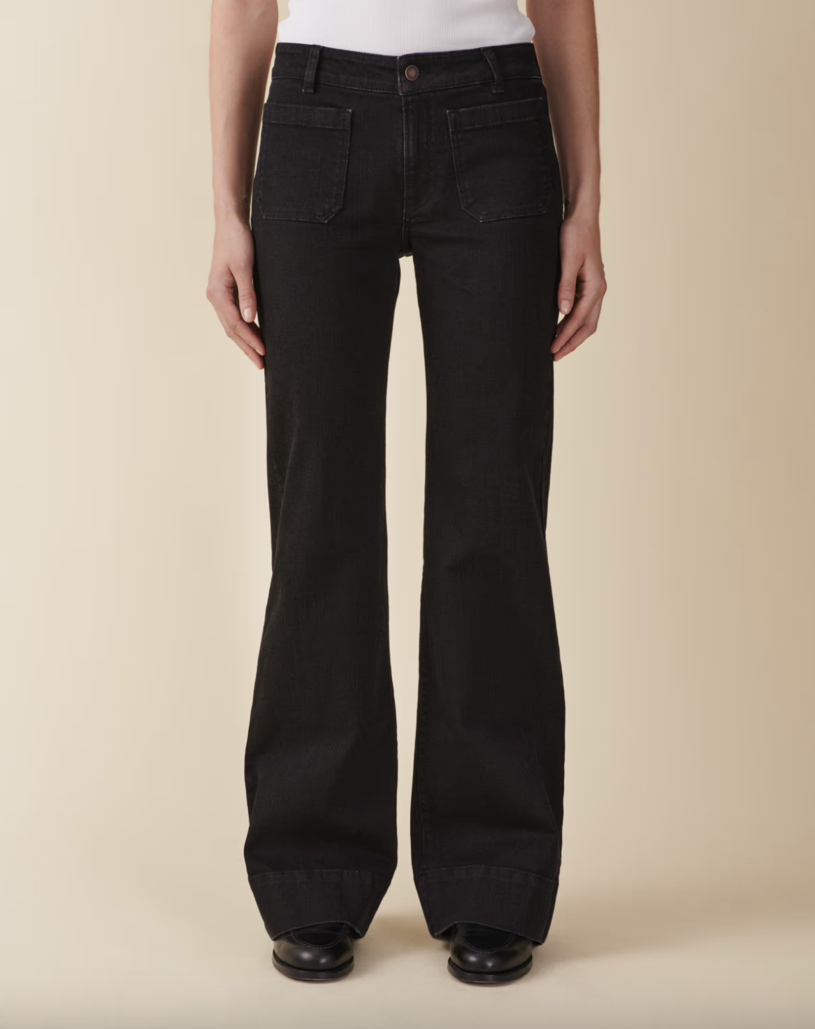 St Monica Low Black 2 Weeks - Black