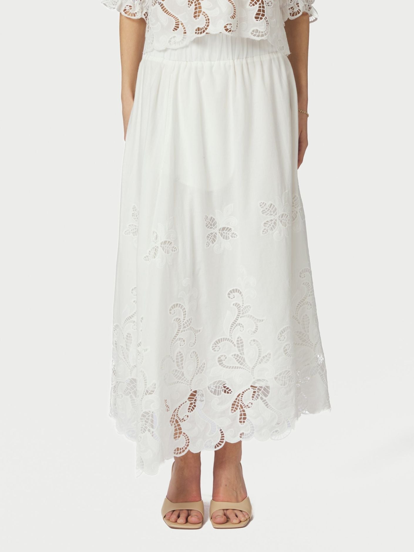 Yara Long Emb Skirt White - White