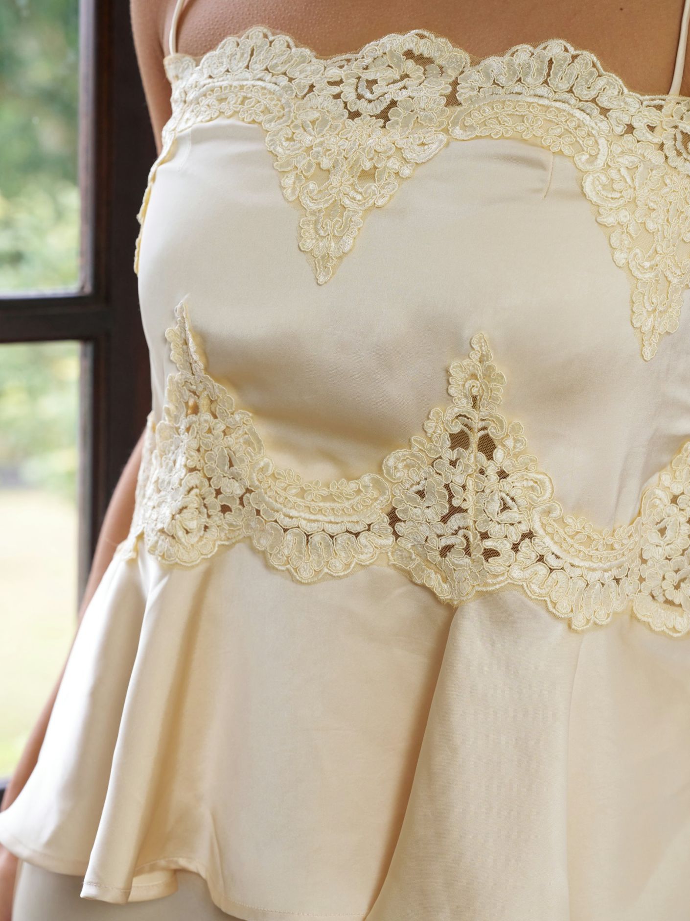 Kaela Heavy Sateen Lace Top Light Yellow - Yellow