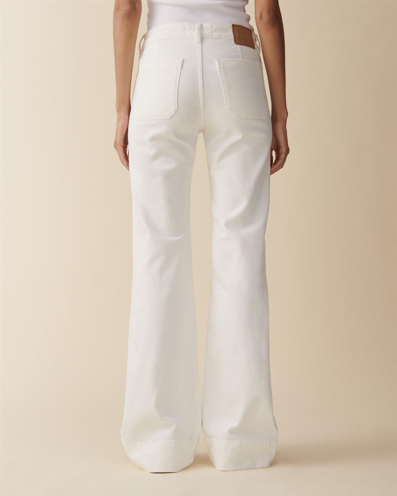 St Monica Low Natural White - Off-White