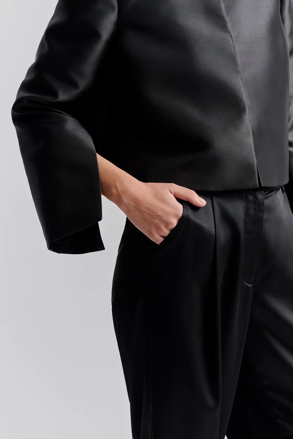 Ruthie Cropped Long Sleeve Blouse Black - Black
