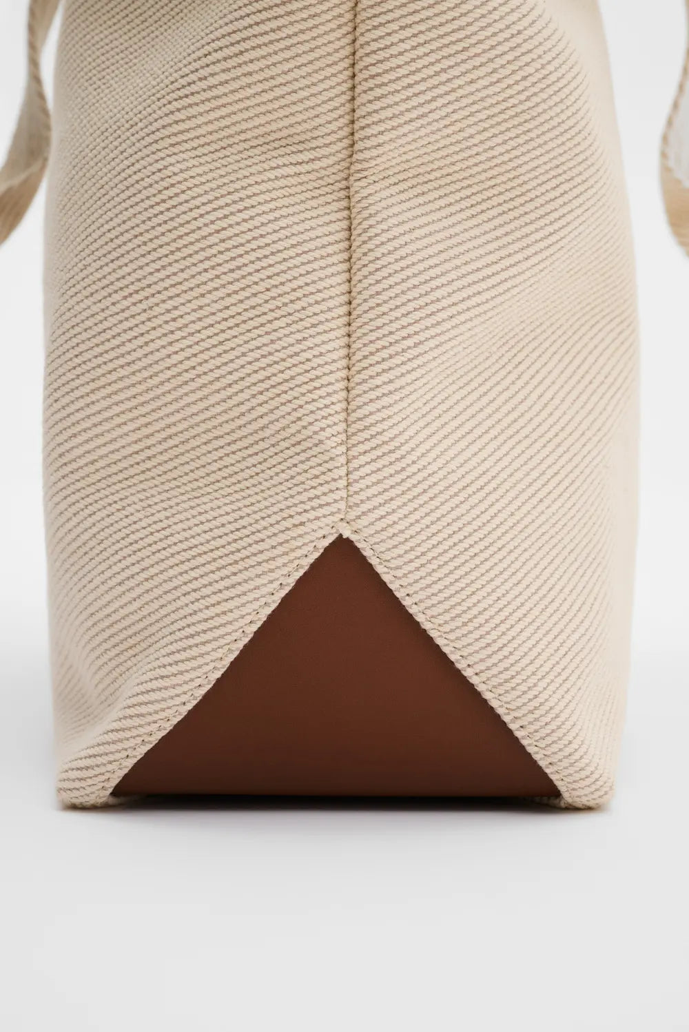 Monogram Grand Canvas Tote Light Taupe - Beige