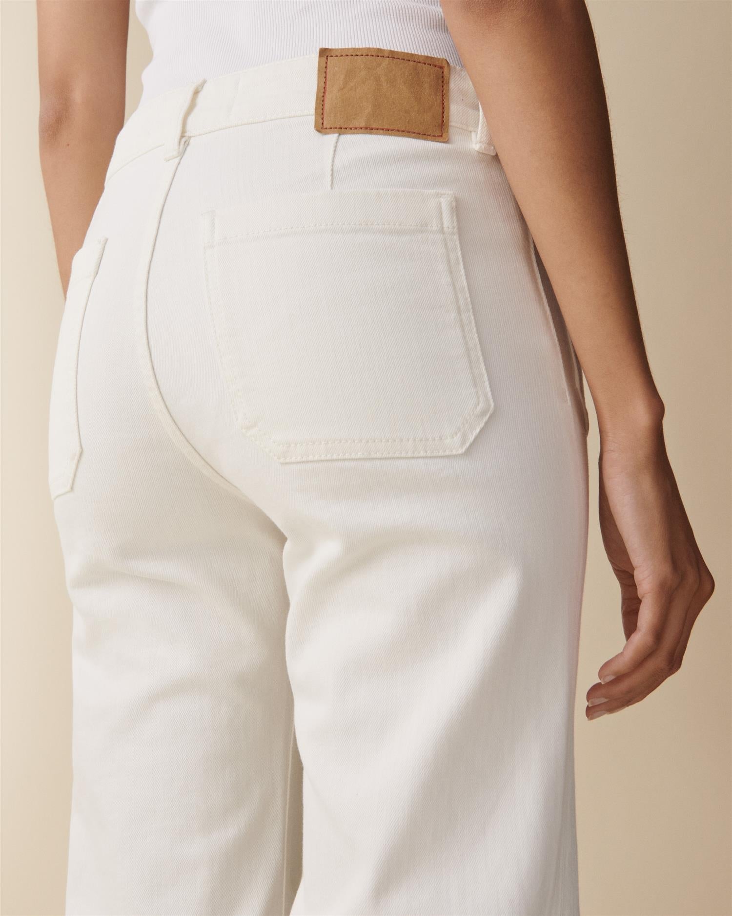 St Monica Low Natural White - Off-White