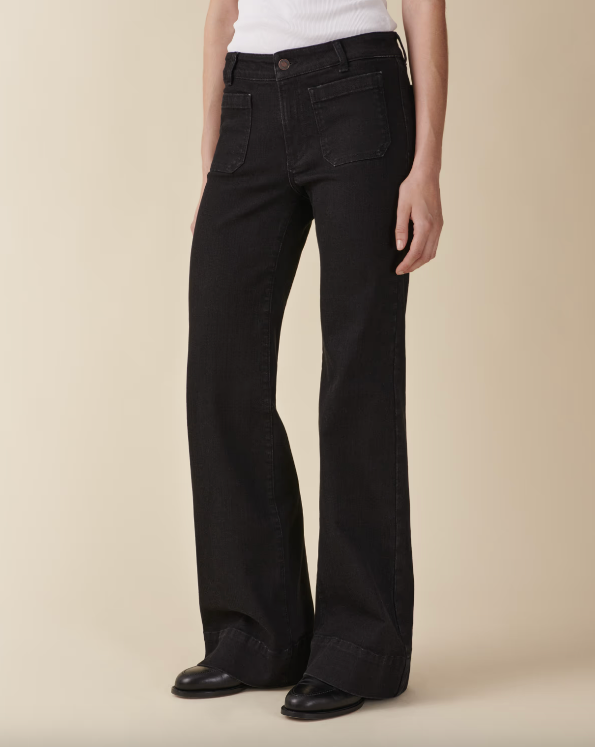 St Monica Low Black 2 Weeks - Black
